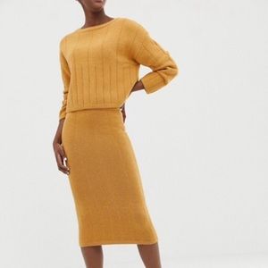 NWT chunky camel knit midi skirt
